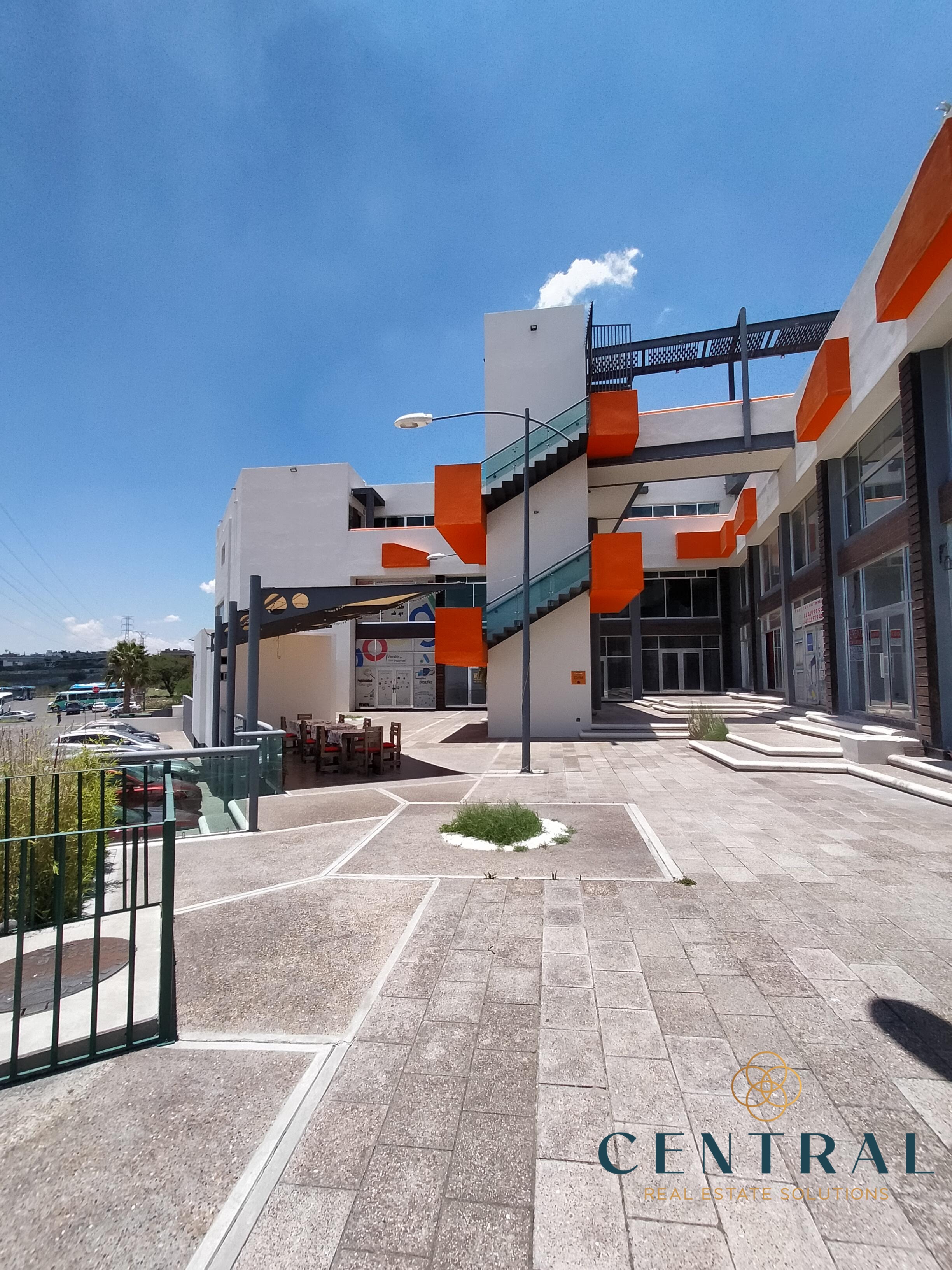 Oficina o Local en Renta en Candiles $7,000 M.N. (50M2) (Rentada)